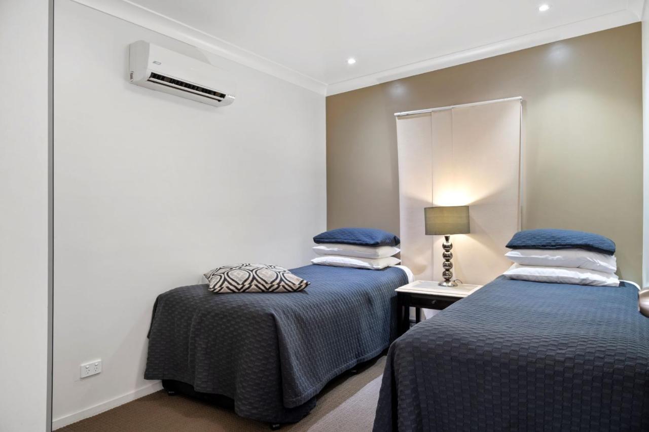 Motel 53 On Victoria Warwick Zewnętrze zdjęcie
